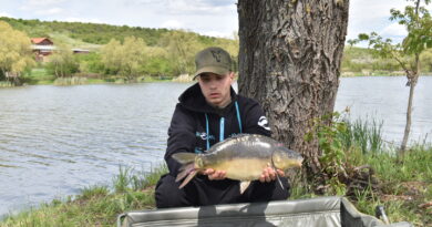 Carp Tricks – Pescuit la feeder pe lacul Hanul Pescarilor Carp Tricks – Pescuit la feeder pe lacul Hanul Pescarilor